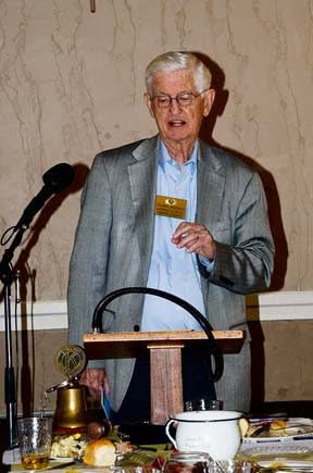 Club member, Rev. Dick Anderson gave an inspiring Thanksgiving message.